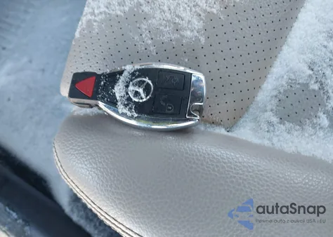 2018 Mercedes-Benz C 300 4Matic из США, поврежденный, VIN 55SWF4KB8JU257228